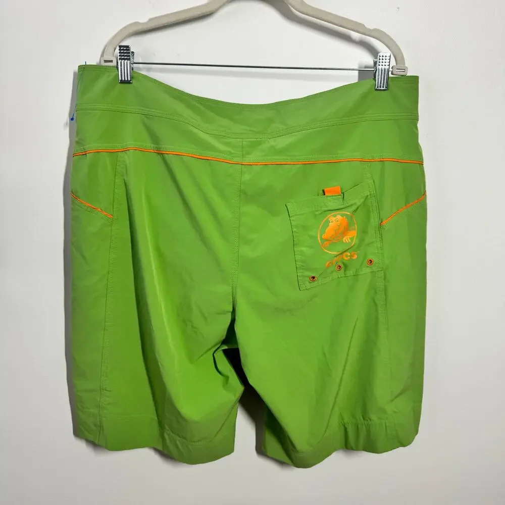 Crocs Mens Swim Trunks Green Mesh Lined Lace Up Pockets‎ Spell Out Pool Vacation